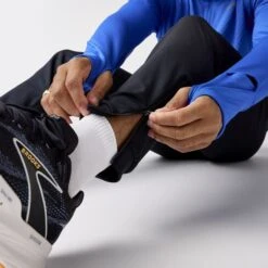 BROOKS Men's Momentum Thermal Pant (001 - Black) -Shoes Fashion Store 211567 001 d1 momentum thermal pant 2 mens thermal running pants