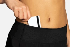 BROOKS Women's Chaser 7" Short (001 - Black) -Shoes Fashion Store 221466 001 D3 Chaser 7in Short