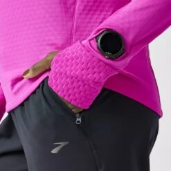 BROOKS Women's Notch Thermal Hoodie 3.0 (588 - Magenta) -Shoes Fashion Store 221738 588 d1 notch thermal hoodie 3 womens running hoodie