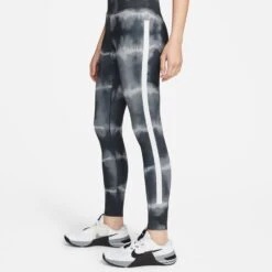 Nike Women's One Luxe Mid-Rise Printed Leggings (010 - Black/White/Clear) 8 Nike Women's One Luxe Mid-Rise Printed Leggings (010 - Black/White/Clear) -Shoes Fashion Store 3ED2C271 7A3C 4288 81A6 16A85B9E6367
