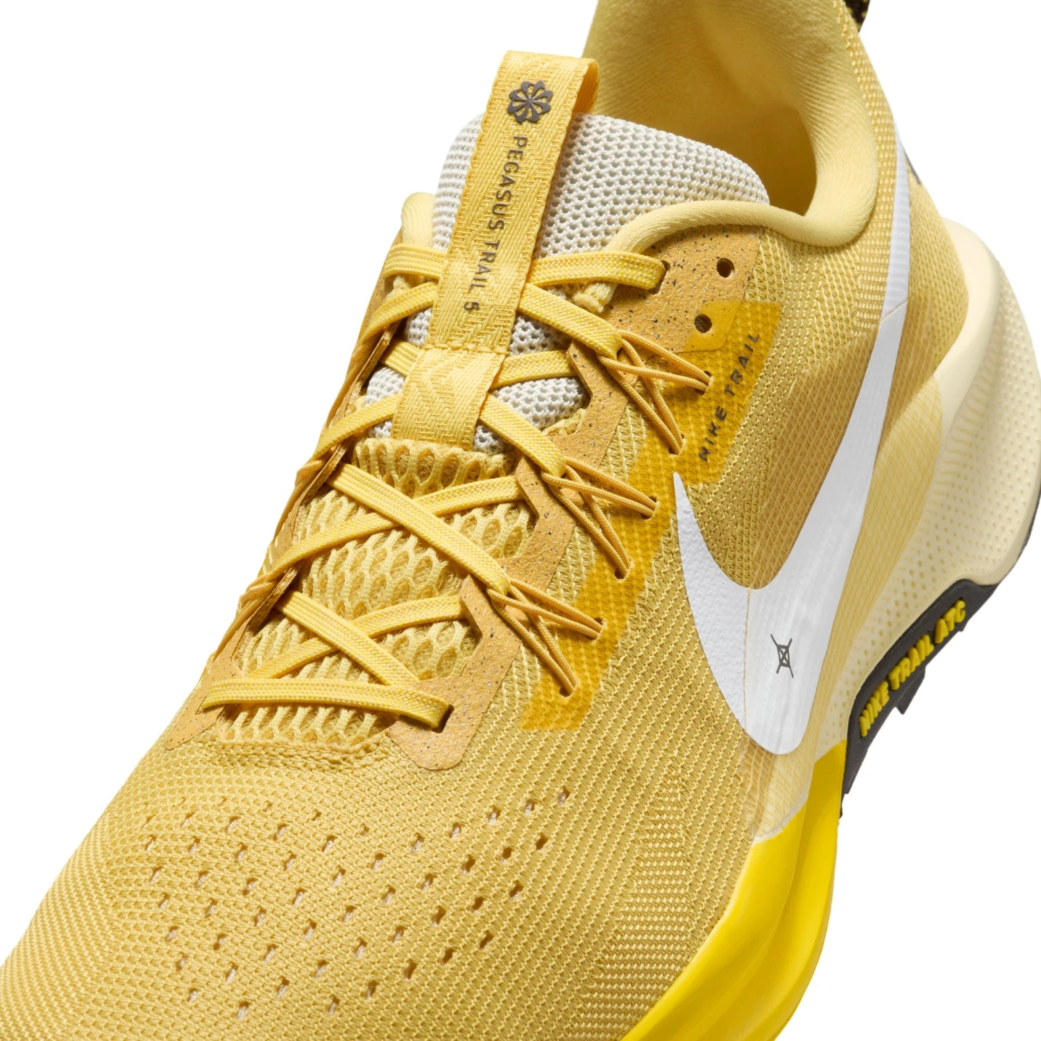 Nike Men’s React Pegasus Trail 5 (700 - Saturn Gold/White-Lightening-Alabaster) 4 Nike Men’s React Pegasus Trail 5 (700 - Saturn Gold/White-Lightening-Alabaster) - Image 4