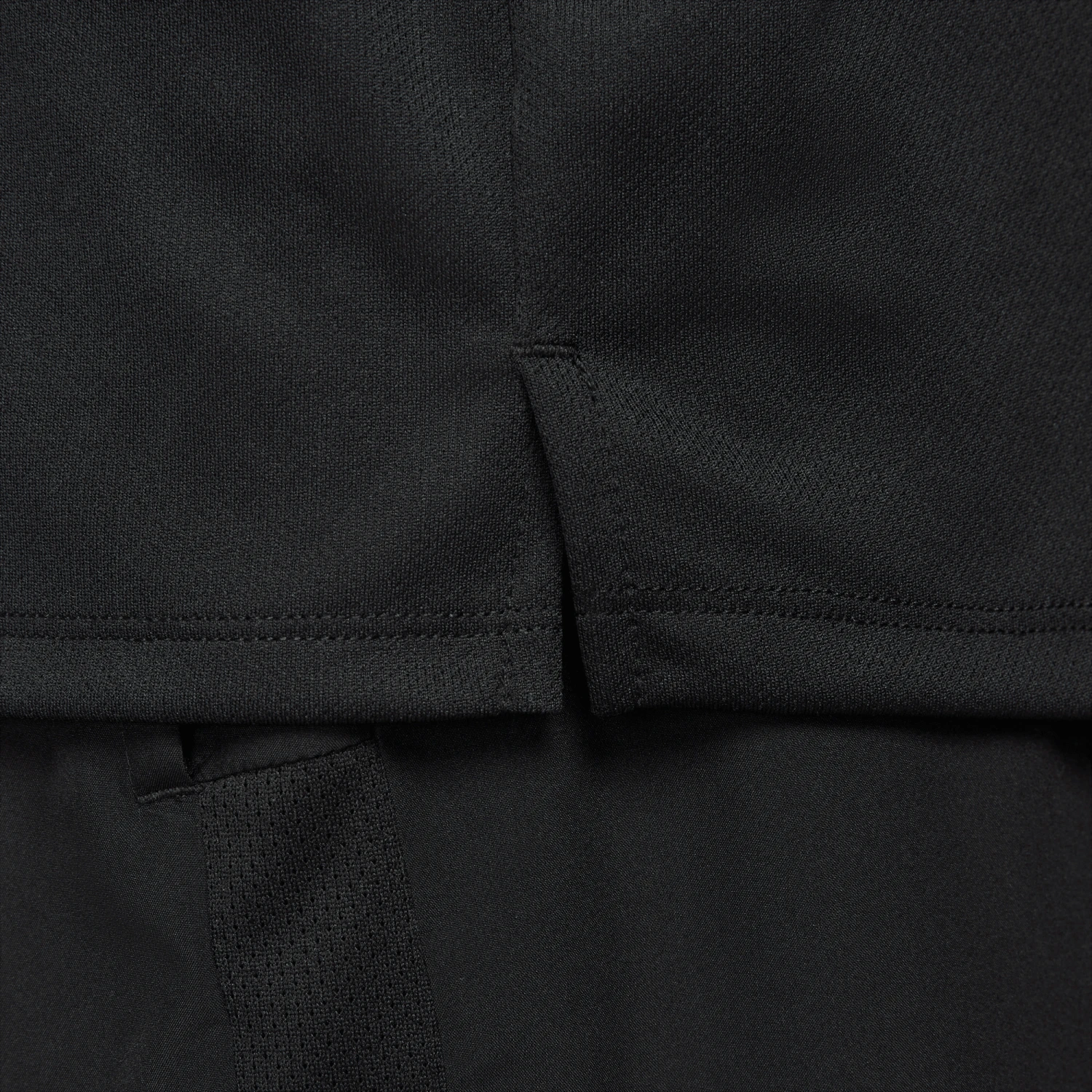 Nike Men's DRI-FIT Miler Running Tank (010 - Black/Reflective Silver) 5 Nike Men's DRI-FIT Miler Running Tank (010 - Black/Reflective Silver) - Image 5