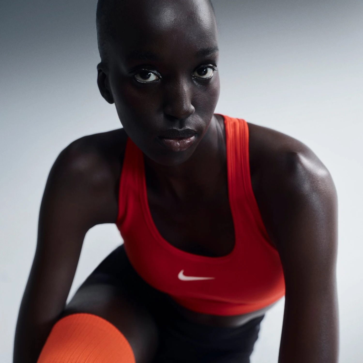 Nike Women’s Swoosh Medium Support Sports Bra (657 - University Red/White) 3 Nike Women’s Swoosh Medium Support Sports Bra (657 - University Red/White) - Image 3