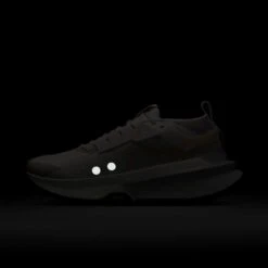 Nike Women’s Zegama Trail 2 (007 - Vast Grey/Sanddrift-Summit White-Black) -Shoes Fashion Store AURORA FD5191 007 PHSTH200 2000