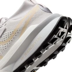 Nike Women’s Zegama Trail 2 (007 - Vast Grey/Sanddrift-Summit White-Black) -Shoes Fashion Store AURORA FD5191 007 PHSYD002 2000