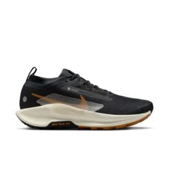 Nike Men’s React Pegasus Trail 5 GORE-TEX (007 - Off Noir/Pale Ivory-Black-Monarch)