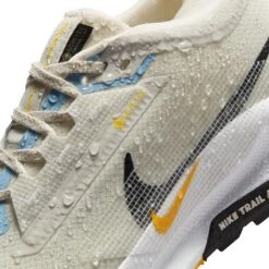 Nike Women’s React Pegasus Trail 5 GORE-TEX (003 - Phantom/Black-White-University Gold) 17 Nike Women’s React Pegasus Trail 5 GORE-TEX (003 - Phantom/Black-White-University Gold) -Shoes Fashion Store AURORA FQ0912 003 PHSYD003 2000