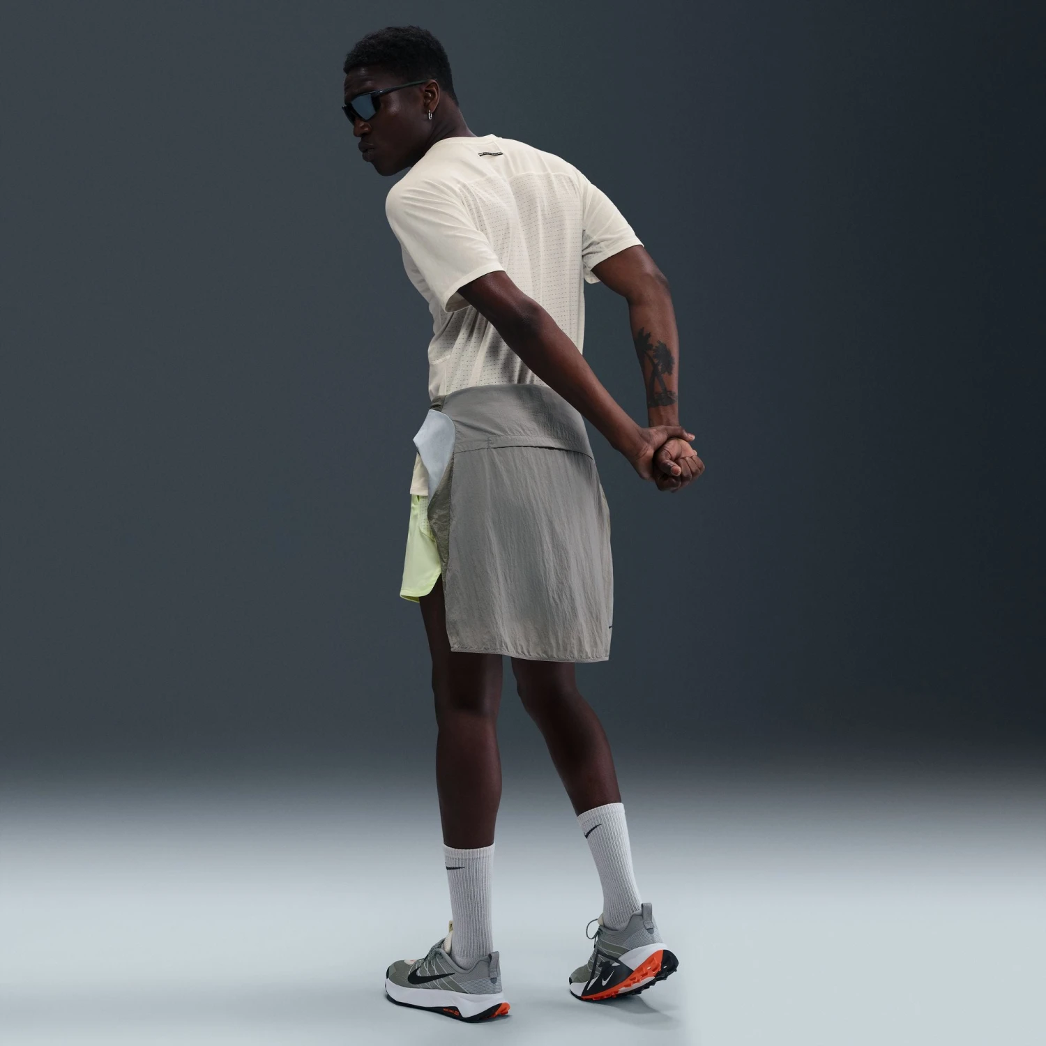 Nike Men's Solar Chase Dri-FIT ADV Short-Sleeve Running Top (133 - Solar Chase) 8 Nike Men's Solar Chase Dri-FIT ADV Short-Sleeve Running Top (133 - Solar Chase) - Image 8