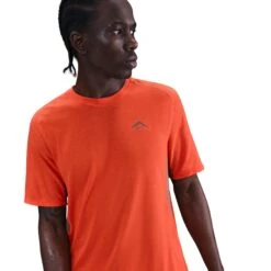 Nike Men's Solar Chase Dri-FIT ADV Short-Sleeve Running Top (633 - Picante Red/Black) -Shoes Fashion Store AURORA HJ3580 633 PHSYM001 2000