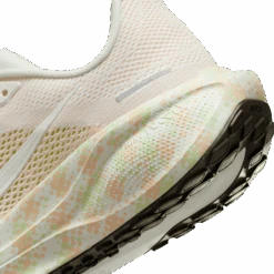 Nike Women's Pegasus 41 (133 - Sail/Sail-Crimson Tint-Vapor Green) -Shoes Fashion Store AURORA HM5539 133 PHSYD002 2000