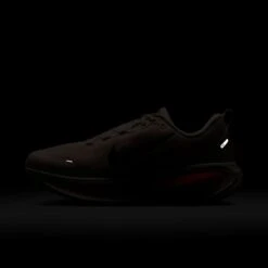 Nike Women's Vomero 18 (100 - Sail/Black-Bright Crimson-Laser Orange) -Shoes Fashion Store AURORA HM6804 100 PHSLH201 2000