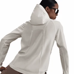 Nike Women's Swift Women's Repel Packable Running Jacket (133 - Sail/Reflective Silver) -Shoes Fashion Store AURORA HQ0650 133 PHSYM002 2000