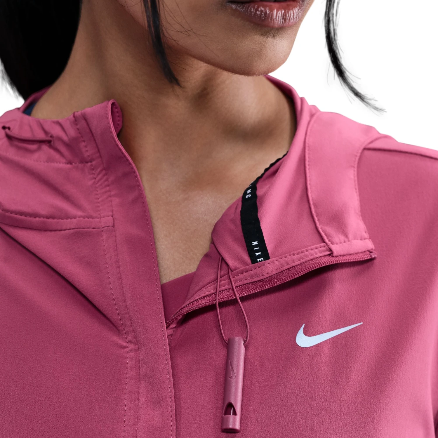 Nike Women's Swift Women's Repel Packable Running Jacket (634 - Sweet Beet/Reflective Silver) 3 Nike Women's Swift Women's Repel Packable Running Jacket (634 - Sweet Beet/Reflective Silver) - Image 3