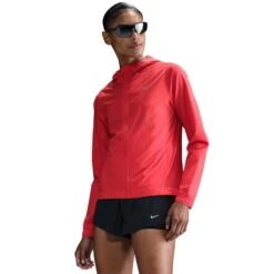 Nike Women's Swift Repel Packable Running Jacket (696 - LT Crimson/Reflective Silver)