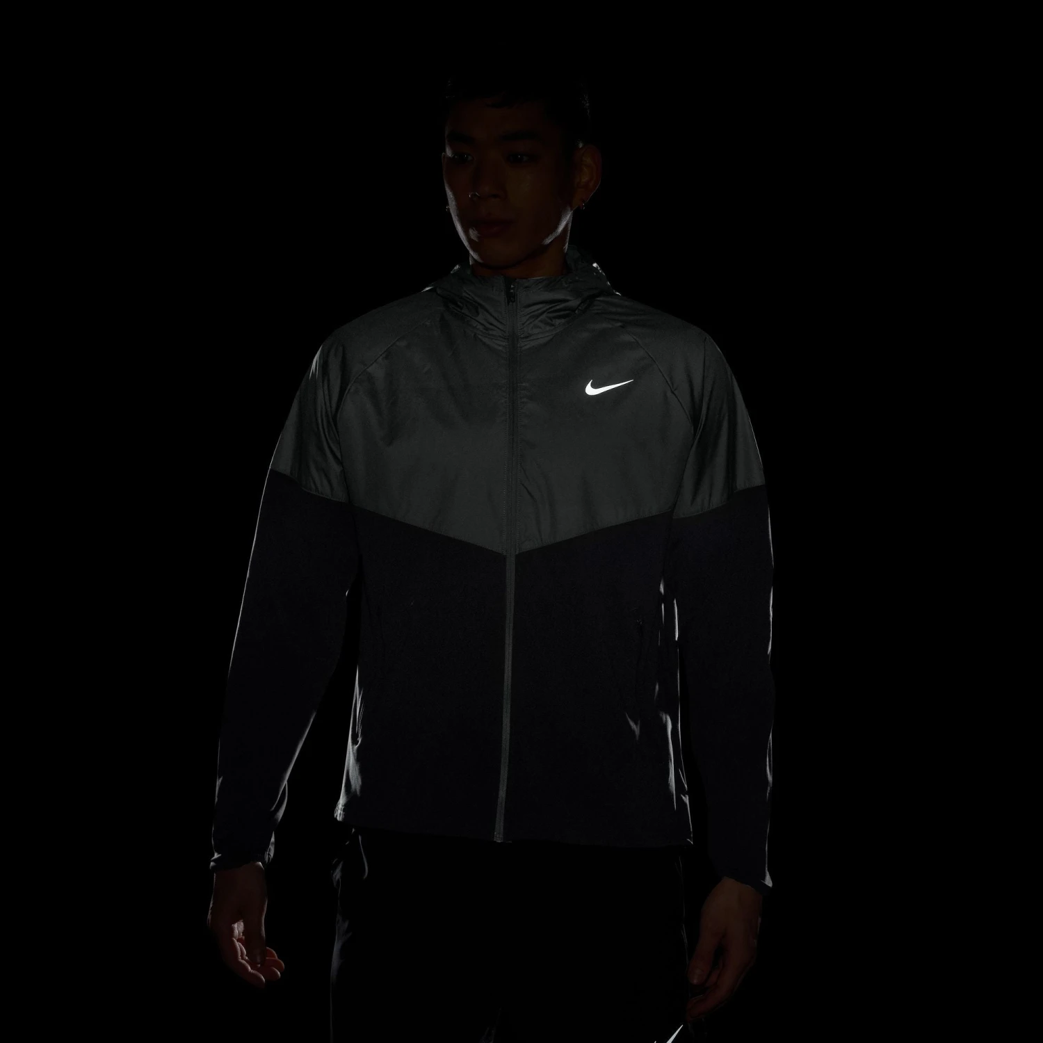 Nike Men's Miler Repel Winterized Running Jacket (043 - Pure Platinum/Reflective Silver) 4 Nike Men's Miler Repel Winterized Running Jacket (043 - Pure Platinum/Reflective Silver) - Image 4