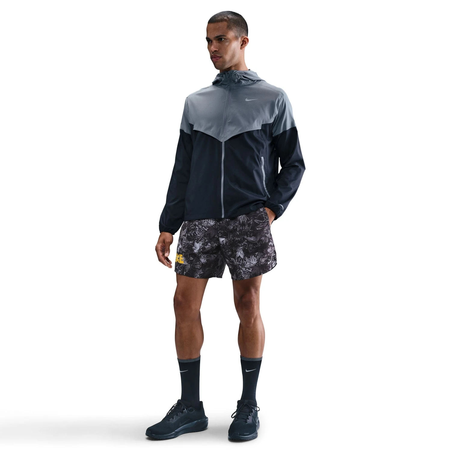 Nike Men's Dri-FIT 7" Brief-Lined Printed Running Shorts (010 - Black/White/Reflective Silver) 9 Nike Men's Dri-FIT 7" Brief-Lined Printed Running Shorts (010 - Black/White/Reflective Silver) - Image 9