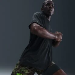 Nike Men's Dri-FIT 7" Brief-Lined Printed Running Shorts (012 - Black/White/Forest Green/Reflective Silver) -Shoes Fashion Store AURORA IH4512 012 PHSYMG03 2000