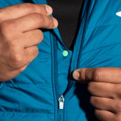 BROOKS Men's Shield Hybrid Jacket 2.0 (474 - Dark Ocean) -Shoes Fashion Store IMG 4187