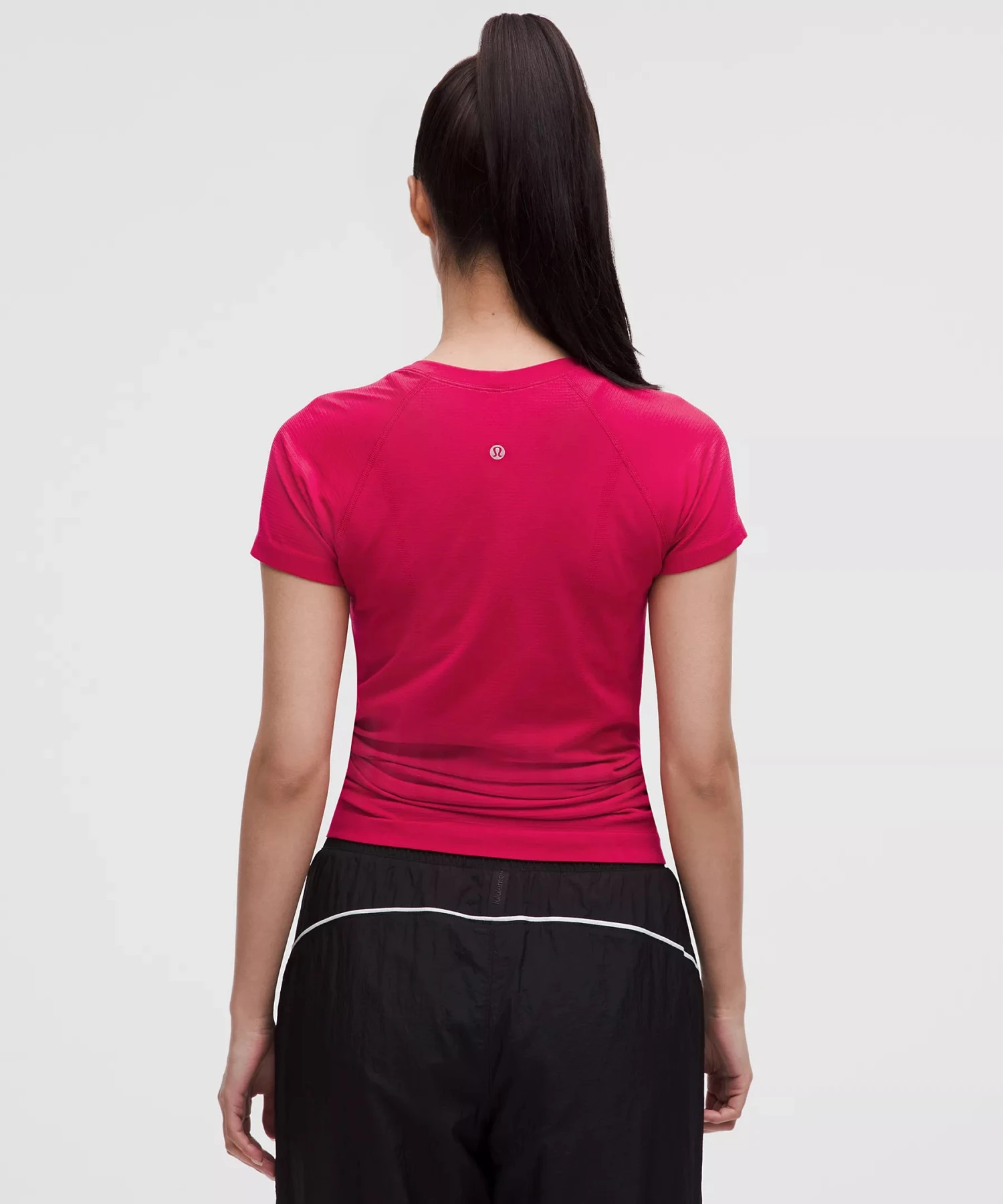 Lululemon Women's Swiftly Tech Short-Sleeve Shirt 2.0 *Hip Length (Pink Dragonfruit) 4 Lululemon Women's Swiftly Tech Short-Sleeve Shirt 2.0 *Hip Length (Pink Dragonfruit) - Image 4