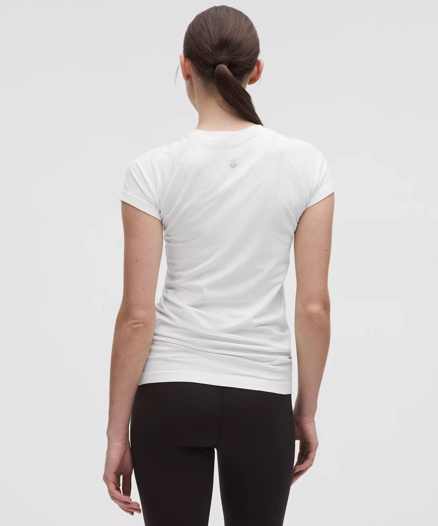 Lululemon Women's Swiftly Tech Short-Sleeve Shirt 2.0 *Hip Length (White) 4 Lululemon Women's Swiftly Tech Short-Sleeve Shirt 2.0 *Hip Length (White) - Image 4