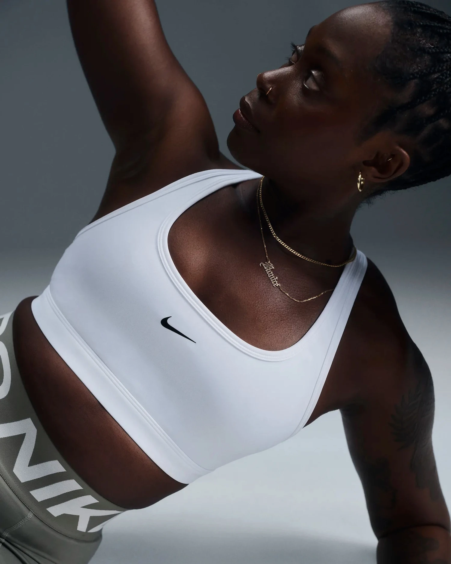 Nike Swoosh Light Support Sports Bra (100 - White/Black) 2 Nike Swoosh Light Support Sports Bra (100 - White/Black) - Image 2